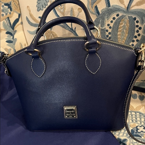 Dooney and Bourke purse - Picture 2 of 7